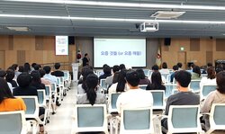 ソウル中区、林洪澤作家を招き世代間疎通の講演会