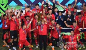 ‘베트남 영웅’ 박항서 “우승 축하금 10만달러 축구발전에 써달라고 쾌척