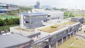 서귀포해경ㆍ, 연말을 맞아 관내 학생들에 장학금 600만원 전달