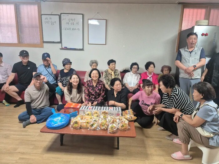 민들레사랑나눔봉사단, 간석4동 경로당 어르신에 ‘영양 간식’전달 (사진 제공: 남동구청)