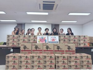 미래행복재단·동방중 학부모회, 논현2동 취약계층에 라면 전달