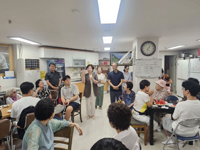 논현2동, 경로당 어르신 대상 ‘디지털 나눔사업’ 운영 (사진 제공: 남동구청)