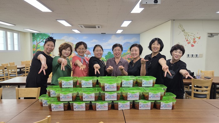 구월4동, 똑똑똑! 사랑의 김치배달로 안부 확인 (사진 제공: 남동구청)