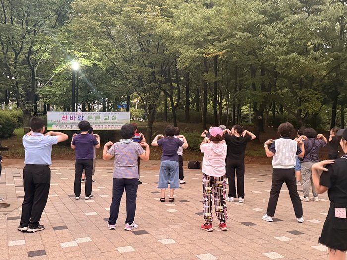 간석4동 주민자치회,‘신바람 튼튼 체조교실’본격 운영 (사진 제공: 남동구청)