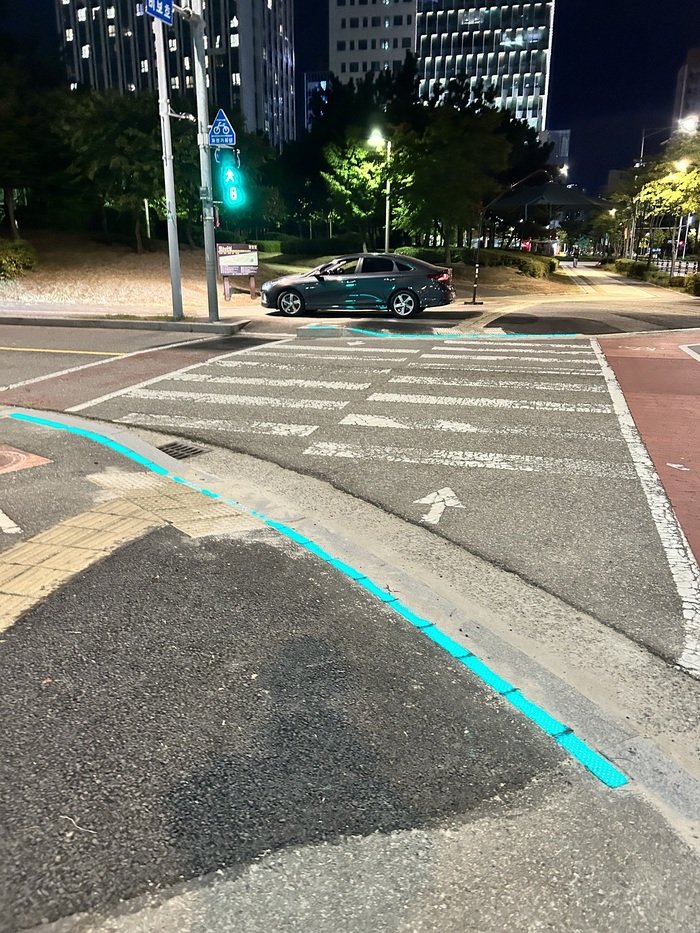 燕秀区、児童保護区域・主要交差点に「スマート横断歩道」の設置を完了