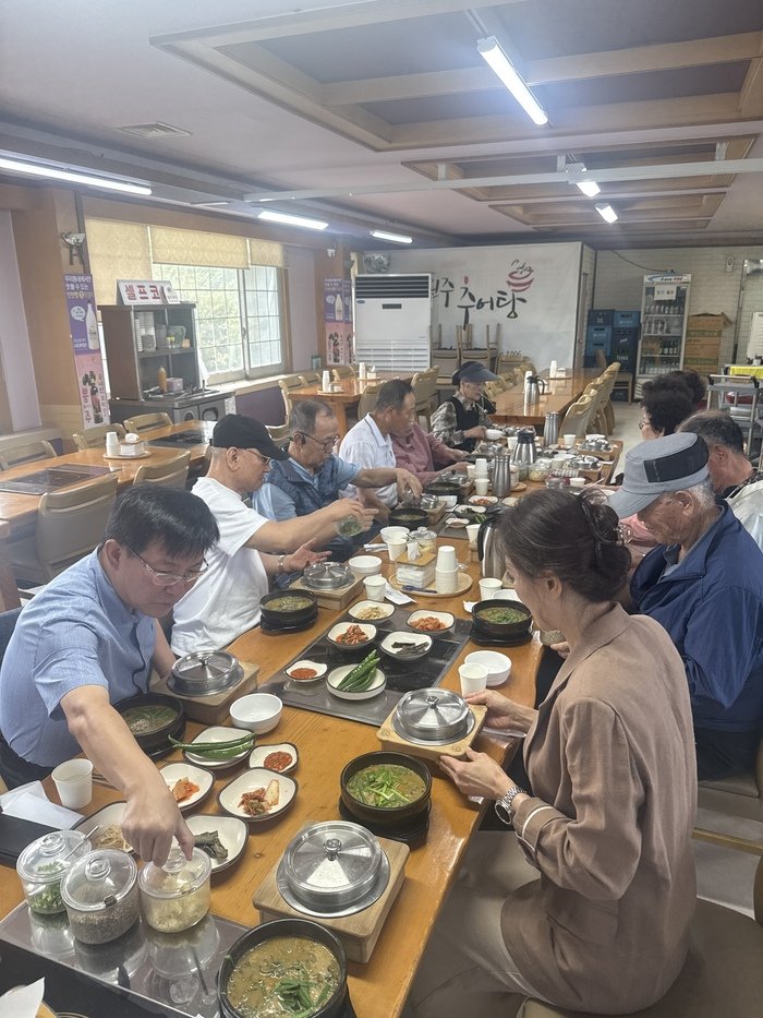 Jangsuseochang-dong Communicates with Senior Center Chairs on Operational Issues and Concerns