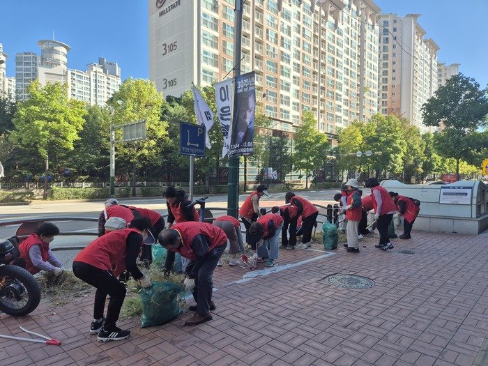 구월2동 통장자율회, ‘우리동네 새단장’ 환경정비 (사진 제공: 남동구청)